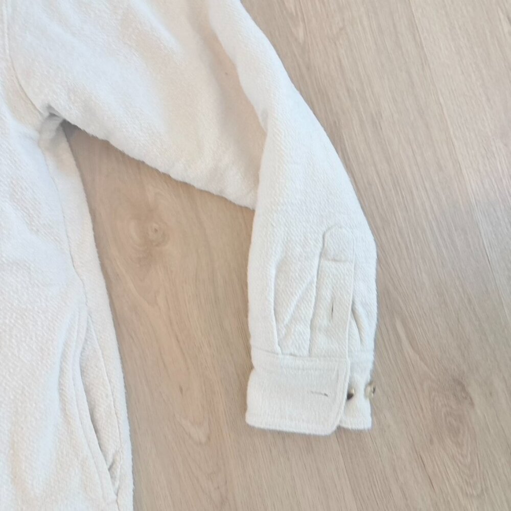 Aritzia Tna Cozy Boyfriend fleece lined super soft button up Cream size 1 - Picture 4 of 7